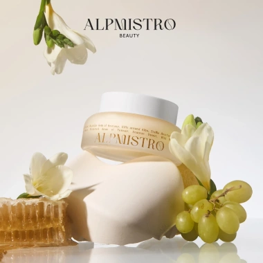 Kem Cấp Ẩm 50g Alpmistro - Sữa ong chúa, Hoa Ánh Trăng, Dưỡng ẩm, Căng bóng, Chống lão hóa