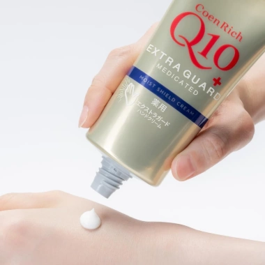 Kem cấp ẩm da tay Kosé CoenRich Q10+ Extra Guard Moist Shield 80g: Dưỡng sâu, bảo vệ lâu, giá chỉ 139k