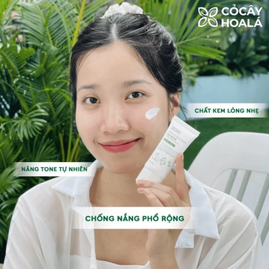 Kem Chống Nắng Bơ Nghệ Cỏ Cây Hoa Lá Kiềm Dầu Nâng Tông Nhẹ Dịu SPF50+ PA+++ 30ml Giá Ưu Đãi 220k