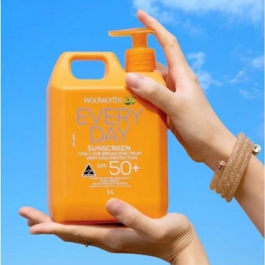 Kem chống nắng body toàn thân Woolworths Everyday SPF 50+ 1l Giá ưu đãi 572.000 VND 3 Kem chống nắng body toàn thân Woolworths Everyday SPF 50+ 1l Giá ưu đãi 572.000 VND 3
