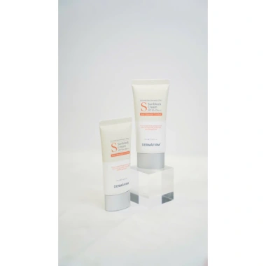 Kem chống nắng DERMAFIRM hỗn hợp nâng tone 50ml - Sun Block Cream giảm giá 960k 5