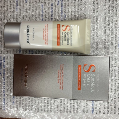 Kem Chống Nắng Dermafirm SPF50+ PA+++ Hàn Quốc 50ml – Dưỡng Da Dầu, Khô, Mụn, Nhạy Cảm, Giá 830k 7