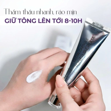 Kem chống nắng HERA RISE DAILY SUN CREAM SPF50+ kiềm dầu, nâng tone, giảm còn 390.000đ 4 Kem chống nắng HERA RISE DAILY SUN CREAM SPF50+ kiềm dầu, nâng tone, giảm còn 390.000đ 4