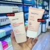 Kem chống nắng Innisfree Tone Up màu hồng – Kiềm dầu, nâng tone, giá 185.000 6
