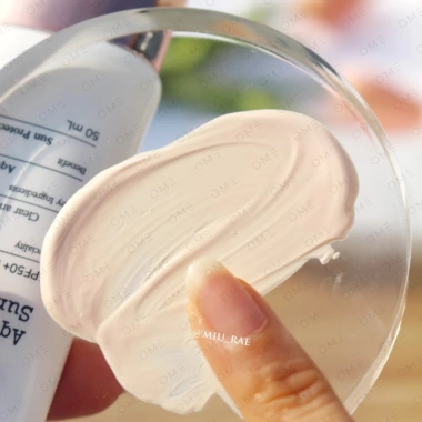 Kem Chống Nắng Nâng Tone DEARGLAM Aqua Tone Up SPF50+ PA++++ 50ml Giá 390.000đ 4 Kem Chống Nắng Nâng Tone DEARGLAM Aqua Tone Up SPF50+ PA++++ 50ml Giá 390.000đ 4