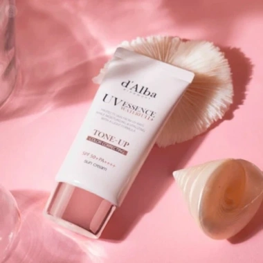 Kem Chống Nắng Nâng Tông Da d'Alba UV ESSENCE Waterfull+ Tone-up SPF50+ 50ml 469k