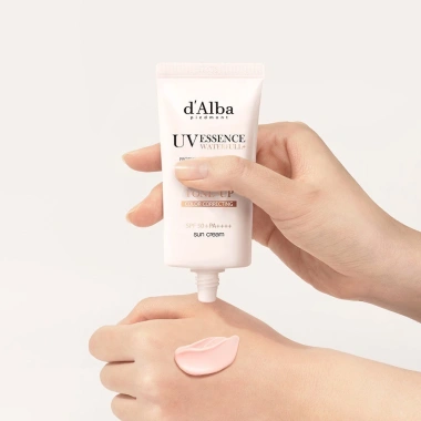 Kem Chống Nắng Nâng Tông Da d'Alba UV ESSENCE Waterfull+ Tone-up SPF50+ 50ml 469k