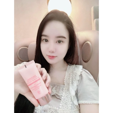 Kem chống nắng Rose de Seoul Kiềm Dầu Dưỡng Trắng 2.027TK1: Giá 480.000đ, giảm 115.200đ 4 Kem chống nắng Rose de Seoul Kiềm Dầu Dưỡng Trắng 2.027TK1: Giá 480.000đ, giảm 115.200đ 4