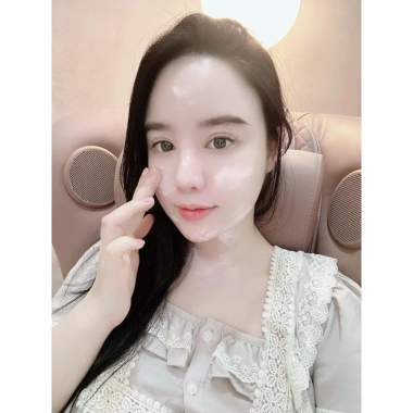 Kem chống nắng Rose de Seoul Kiềm Dầu Dưỡng Trắng 2.027TK1: Giá 480.000đ, giảm 115.200đ