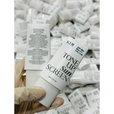 Kem chống nắng Trà Xanh Kim Natural mẫu mới - Bảo vệ da SPF 50, giảm còn 350k 2 Kem chống nắng Trà Xanh Kim Natural mẫu mới - Bảo vệ da SPF 50, giảm còn 350k 2