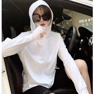 Kem Chống Nắng và Áo Khoác Ice Silk Mùa Hè - Chống UV, Thoáng Khí, Giá Ưu Đãi 320k 2 Kem Chống Nắng và Áo Khoác Ice Silk Mùa Hè - Chống UV, Thoáng Khí, Giá Ưu Đãi 320k 2