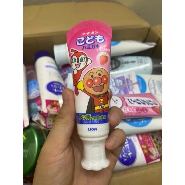 Kem đánh răng Lion nuốt được cho bé - Giảm giá 65.000, bảo vệ răng sữa sạch sẽ