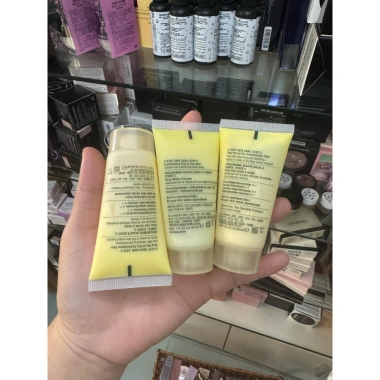 Kem dưỡng ẩm cân bằng Clinique Dramatically Different 30ml - Giá chỉ 123.200 VND