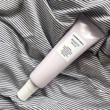 Kem Dưỡng Ẩm Comfort Zone Remedy Cream 60ml - Dành cho da nhạy cảm, làm dịu, phục hồi, giảm giá 1.350.000 VND 7 Kem Dưỡng Ẩm Comfort Zone Remedy Cream 60ml - Dành cho da nhạy cảm, làm dịu, phục hồi, giảm giá 1.350.000 VND 7
