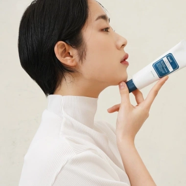 Kem dưỡng Dear Klairs Rich Moist Soothing Cream 80g - Dưỡng ẩm, làm dịu da, giá chỉ 404.000₫ 6 Kem dưỡng Dear Klairs Rich Moist Soothing Cream 80g - Dưỡng ẩm, làm dịu da, giá chỉ 404.000₫ 6