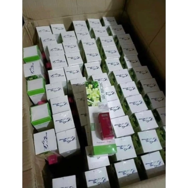 Kem Dưỡng Trắng Da Body Sắc Hương: Dưỡng ẩm, Tăng Độ Sáng, Giá Ưu Đãi 85.000₫ 8 Kem Dưỡng Trắng Da Body Sắc Hương: Dưỡng ẩm, Tăng Độ Sáng, Giá Ưu Đãi 85.000₫ 8