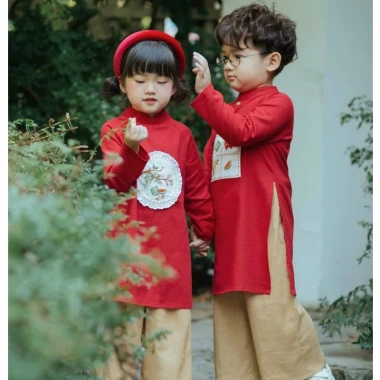 Kèm Quần Áo Dài Tết Bé Trai Bé Gái - Vải Mềm Mịn, Thêu Xinh, Quần Lụa Giá 167.5k 2 Kèm Quần Áo Dài Tết Bé Trai Bé Gái - Vải Mềm Mịn, Thêu Xinh, Quần Lụa Giá 167.5k 2