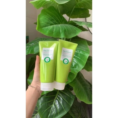Kem tẩy da chết trà xanh Deoproce - Da mịn màng, chỉ 219.000₫ (giảm từ 284.700₫)