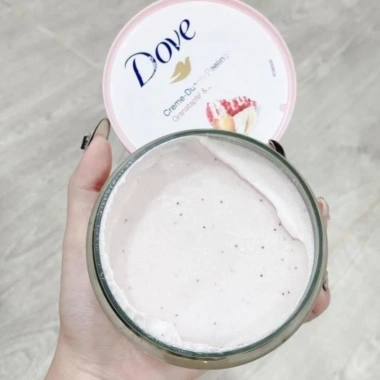 Kem Tẩy Tế Bào Chết Dove Macca Lựu Đỏ 225ml: Da sáng mịn, dưỡng trắng, 110k