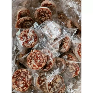 Kẹo chuối cuộn bánh tráng Bến Tre 500g - Giá 45.000 VND, giòn thơm tự nhiên 2