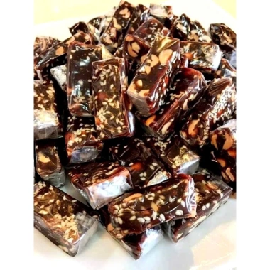 Kẹo Chuối Mè Gừng Đậu Phộng 500g - Dẻo Thơm, 20.000đ - Bánh kẹo Tết, Đồ ăn vặt 4 Kẹo Chuối Mè Gừng Đậu Phộng 500g - Dẻo Thơm, 20.000đ - Bánh kẹo Tết, Đồ ăn vặt 4