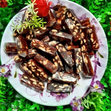 Kẹo Chuối Mè Gừng Đậu Phộng 500g - Dẻo Thơm, 20.000đ - Bánh kẹo Tết, Đồ ăn vặt