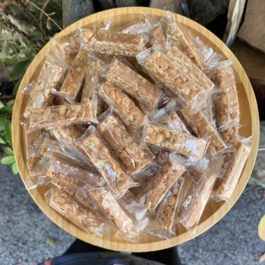 Kẹo đậu phộng cốt dừa giòn - Giá 75.000đ, ưu đãi Tết Việt, hương dừa thơm ngon