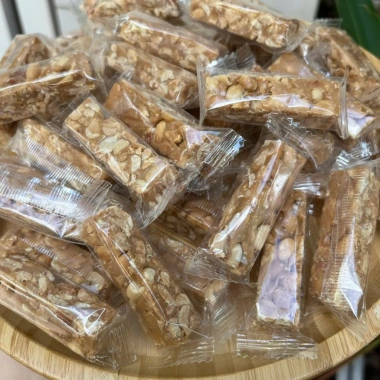 Kẹo đậu phộng cốt dừa giòn - Giá 75.000đ, ưu đãi Tết Việt, hương dừa thơm ngon