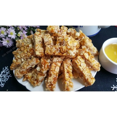 Kẹo đậu phộng Hiệp Phong 1kg - Thèo lèo Tết, bánh kẹo cổ truyền, giá chỉ 45.000đ