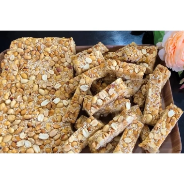 Kẹo đậu phộng Hiệp Phong 1kg - Thèo lèo Tết, bánh kẹo cổ truyền, giá chỉ 45.000đ
