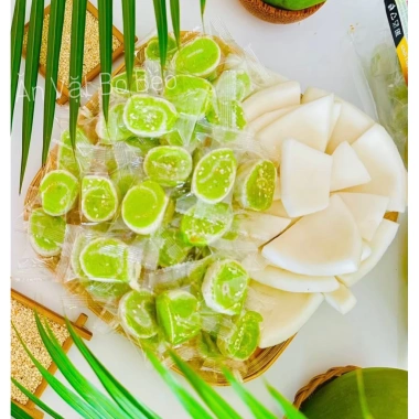 Kẹo Dừa Non Cuộn Sầu Riêng Lá Dứa - Ít Ngọt, Giá Giảm 59.000 VNĐ, Vị Thơm Ngon