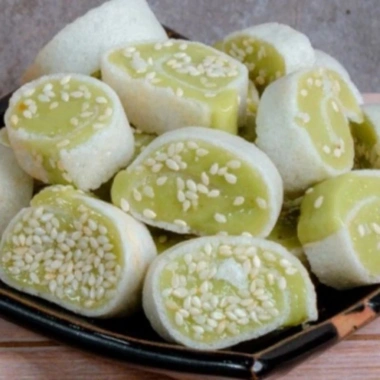 Kẹo dừa non lá dứa thơm ngon 250g - Bánh kẹo Tết, giảm giá 60k chỉ 60.000 VND