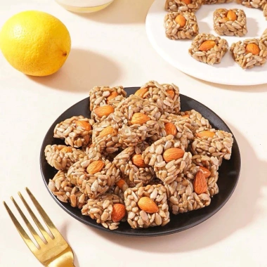 Kẹo Hướng Dương Hạnh Nhân 500gr Giòn Bùi Ngọt Thanh Giá Ưu Đãi 47.500 VND