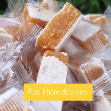 Kẹo khóm dừa non cuộn bánh phồng 500g Đặc sản miền Tây giảm còn 120.000 VND 2 Kẹo khóm dừa non cuộn bánh phồng 500g Đặc sản miền Tây giảm còn 120.000 VND 2