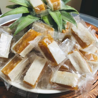 Kẹo khóm dừa non cuộn bánh phồng 500g Đặc sản miền Tây giảm còn 120.000 VND