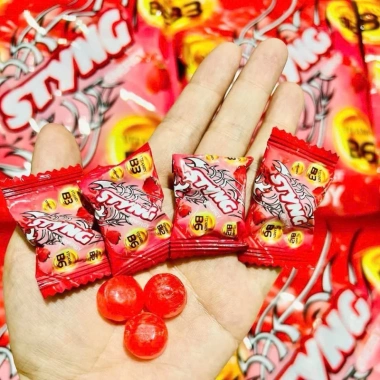 Kẹo ngậm nước ngọt Jin Tian 320g - Hương bò húc, Coca, Sting, Giá chỉ 45.000 8 Kẹo ngậm nước ngọt Jin Tian 320g - Hương bò húc, Coca, Sting, Giá chỉ 45.000 8