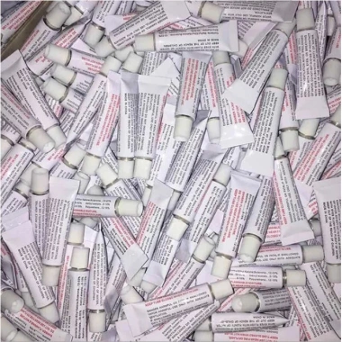 Keo PVC tuýp nhỏ 3gr dán phao bơi, nhà bóng, bể bơi di động, TPU - Giá chỉ 15.000 VND 3 Keo PVC tuýp nhỏ 3gr dán phao bơi, nhà bóng, bể bơi di động, TPU - Giá chỉ 15.000 VND 3
