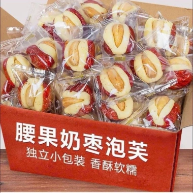 Kẹo táo đỏ kẹp sữa lạc Đàn Nhân hạt điều Tân Cường cao cấp 300g chỉ 59.000 VND
