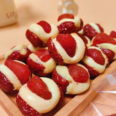 Kẹo táo đỏ sữa lạc đà nhân hạt điều loại 1 500g Ngon giòn giảm giá 40.000₫ 5