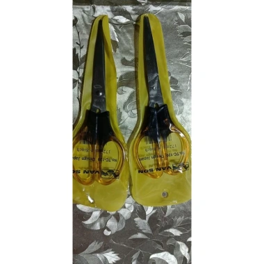 Kéo thủ công Vân Sơn 172mm - Độ lớn 6.8 inch, cắt mượt, giá ưu đãi 13.000₫ Kéo thủ công Vân Sơn 172mm - Độ lớn 6.8 inch, cắt mượt, giá ưu đãi 13.000₫