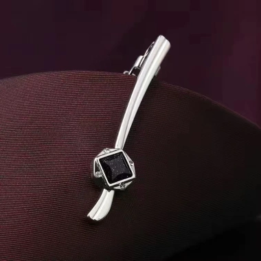Kẹp Cà Vạt Nam Họa Tiết Kẻ Sọc Đen Bạc - Phong Cách Công Sở Sang Trọng 113k