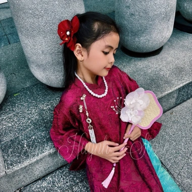 Kẹp Hoa Cài Tóc Hoa Lan Cánh Lụa Nhung Mềm Đính Đá – Giá ưu đãi 42.000₫