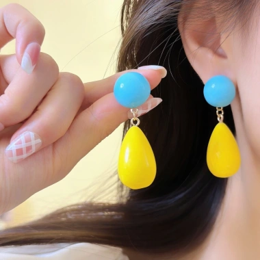 Kẹp tai không xuyên phong cách Hồng Kông retro Bông tai khay muỗi siêu nhẹ giá chỉ 87.383₫ 2