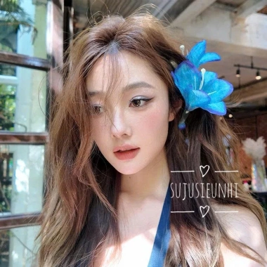 Kẹp tóc bông hoa loa kèn ngọt ngào, phụ kiện mùa hè nhẹ nhàng, trang trí đi biển cho nữ 4 Kẹp tóc bông hoa loa kèn ngọt ngào, phụ kiện mùa hè nhẹ nhàng, trang trí đi biển cho nữ 4