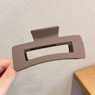 Kẹp tóc càng cua 9 món size lớn màu nâu sữa acrylic, phù hợp tóc dày nữ - Giá 39.000₫ 6 Kẹp tóc càng cua 9 món size lớn màu nâu sữa acrylic, phù hợp tóc dày nữ - Giá 39.000₫ 6