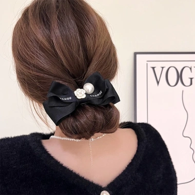 Kẹp tóc đen hình nơ đính hoa trà trắng thời trang cho nữ - Giá ưu đãi 41.450₫