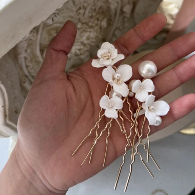 Kẹp tóc handmade 6 chiếc chữ U ngọc trai và hoa gốm - Phù hợp tiệc cưới lễ hội, giá ưu đãi 138.780 VND 10 Kẹp tóc handmade 6 chiếc chữ U ngọc trai và hoa gốm - Phù hợp tiệc cưới lễ hội, giá ưu đãi 138.780 VND 10