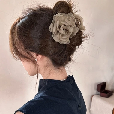 Kẹp tóc hoa hồng ngọt ngào cho cô gái - phụ kiện bun, đuôi ngựa thời trang 2 Kẹp tóc hoa hồng ngọt ngào cho cô gái - phụ kiện bun, đuôi ngựa thời trang 2