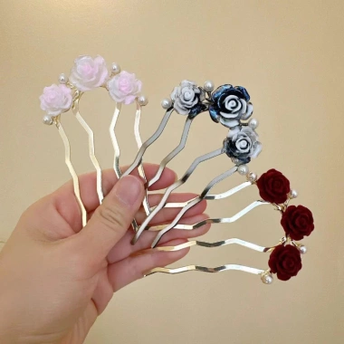 Kẹp tóc lược 4 răng hạt hoa hồng - Thiết kế đặc biệt cho mặt sau đầu, giảm giá 20% chỉ 40.678đ