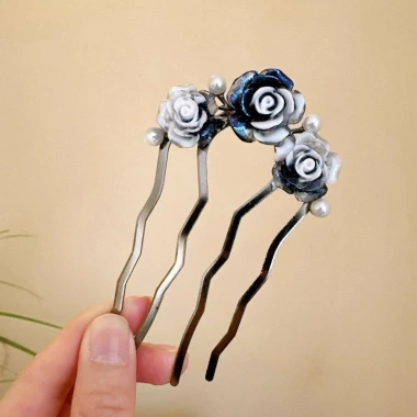 Kẹp tóc lược 4 răng hạt hoa hồng - Thiết kế đặc biệt cho mặt sau đầu, giảm giá 20% chỉ 40.678đ 9 Kẹp tóc lược 4 răng hạt hoa hồng - Thiết kế đặc biệt cho mặt sau đầu, giảm giá 20% chỉ 40.678đ 9